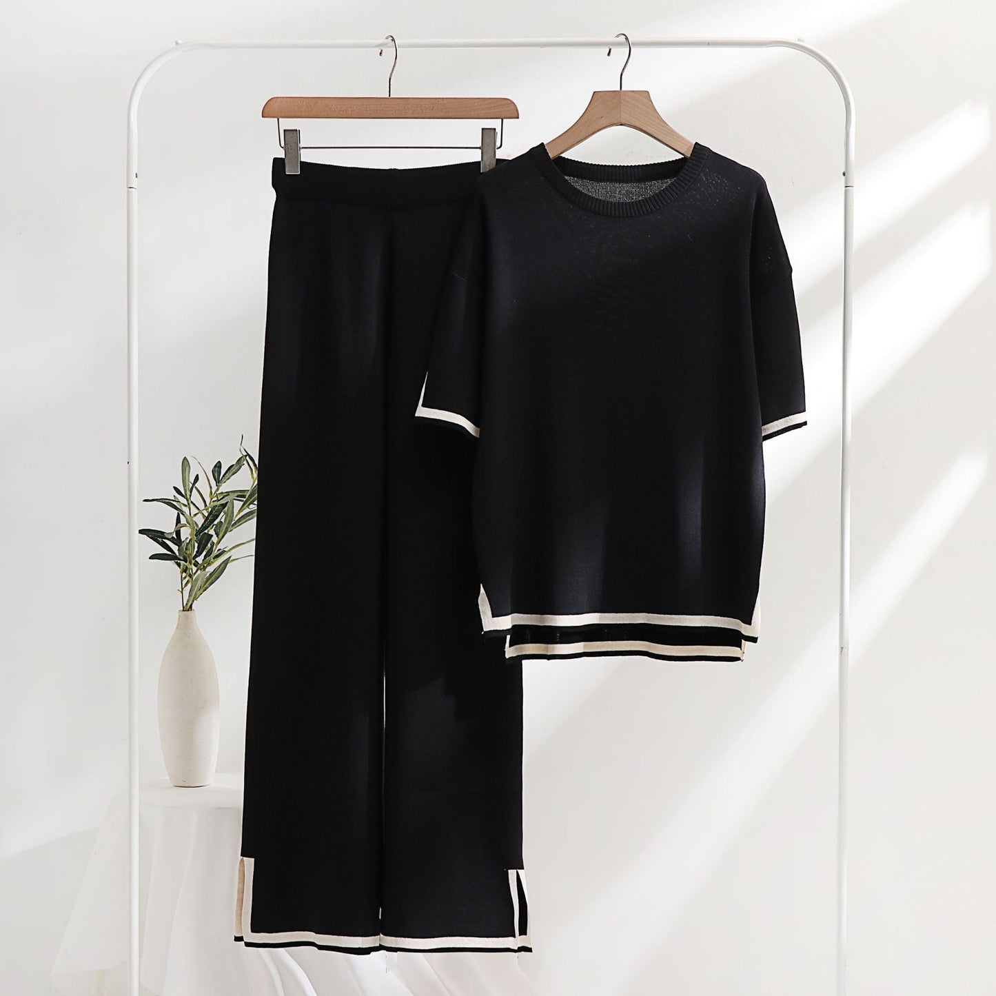 Conjunto de camiseta y pantalón de punto
