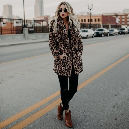 Chaqueta con estampado animal