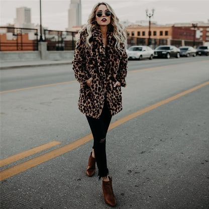 Chaqueta con estampado animal