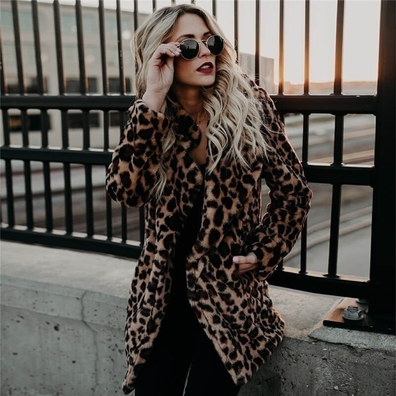 Chaqueta con estampado animal