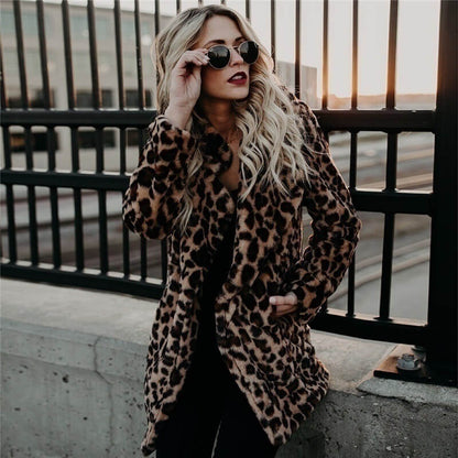 Chaqueta con estampado animal