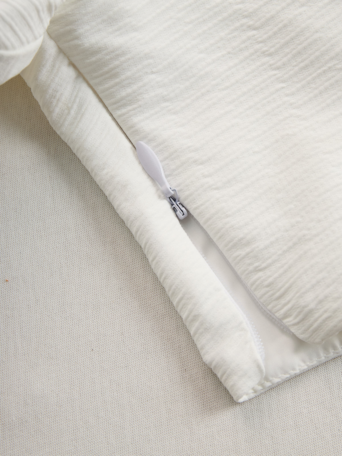 Creamy White Textured Lantern Sleeve Set