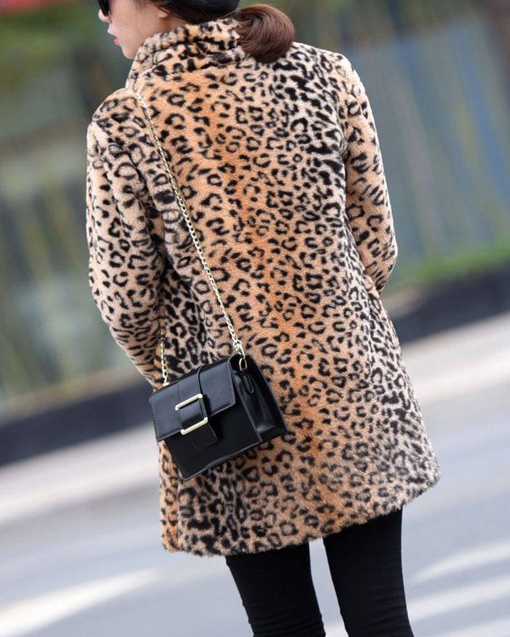 Chaqueta con estampado animal