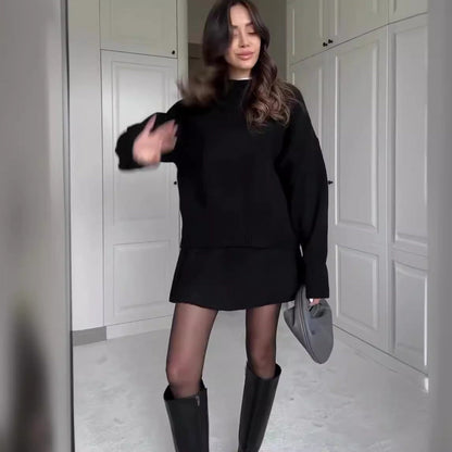 Conjunto verde: suéter monocromático y minifalda