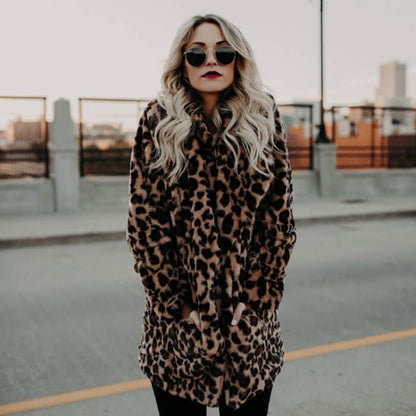 Chaqueta con estampado animal