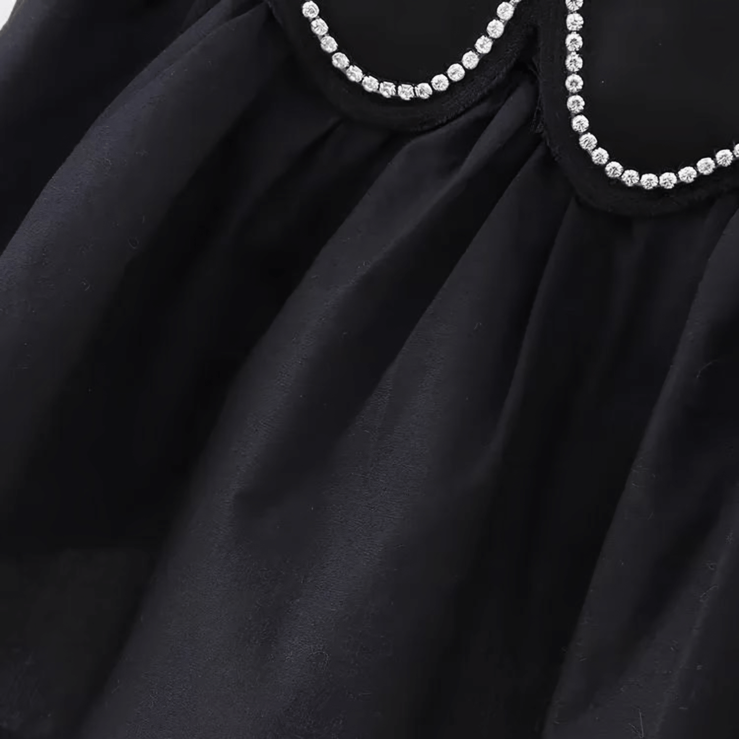 Cropped Lotus Black